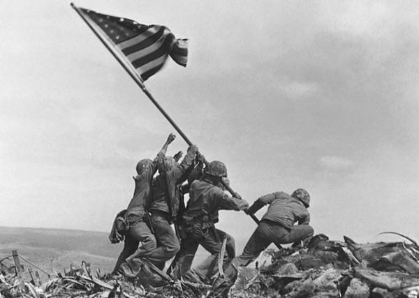 raising-the-flag-on-iwo-jima-1945