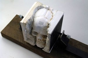 Выпиливание черепа в книге